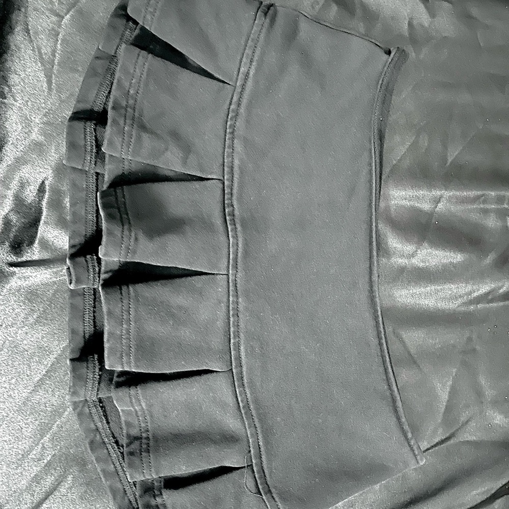 Black High-Waisted Pleated Mini Skort – Built-in Shorts – Size XS-S